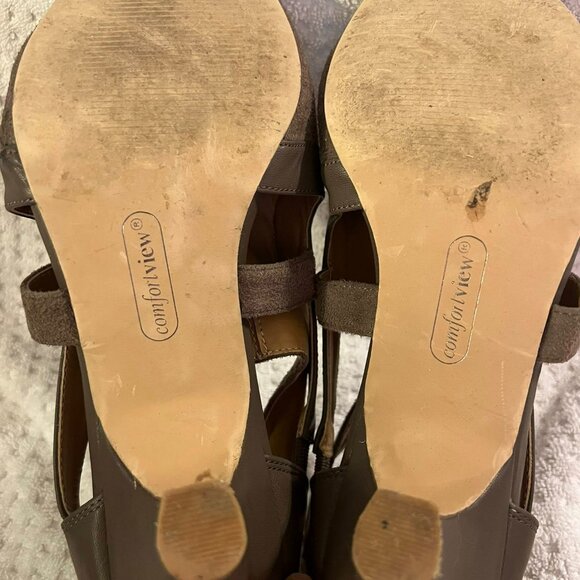 Size 9W - Comfortview - Gray "Suede" Pumps - Picture 8 of 8